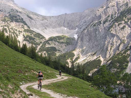 Aufstieg zum Plumsjoch, Karwendel.( Mountainbike Alpen.)