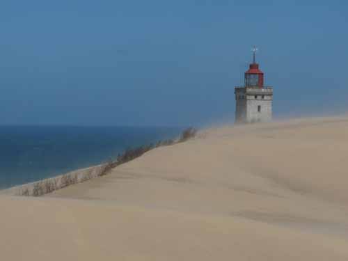 Leuchtturm im Sand