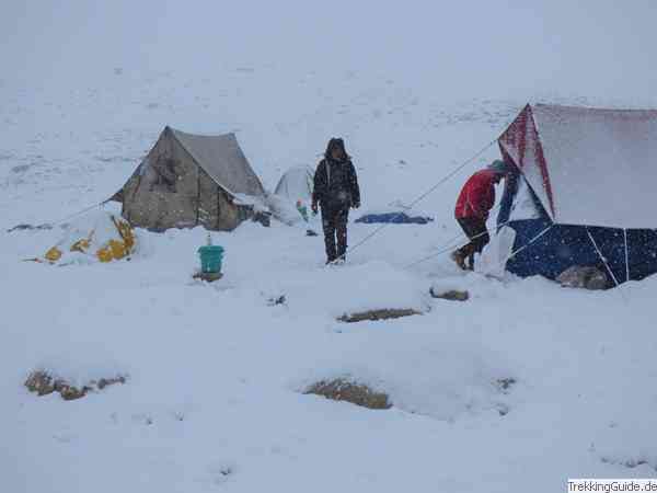 Zelte beim Trekking in Nubra