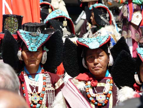 Ladakhi Frauen mit Perak